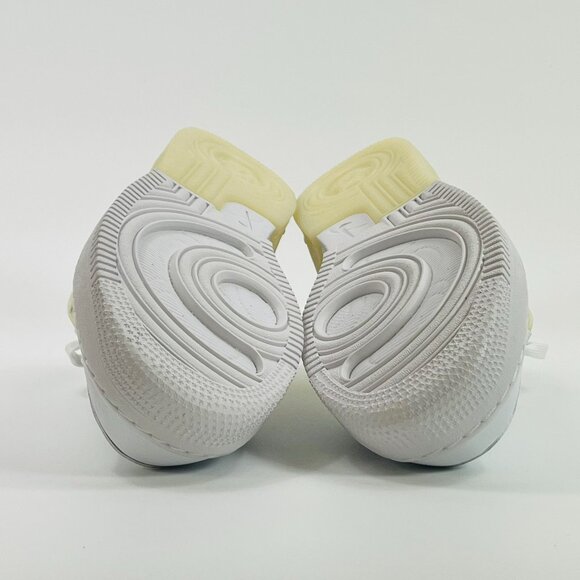 Athletic_Shoes